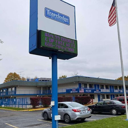 Travelodge By Wyndham Grand Rapids North Walker Exterior foto