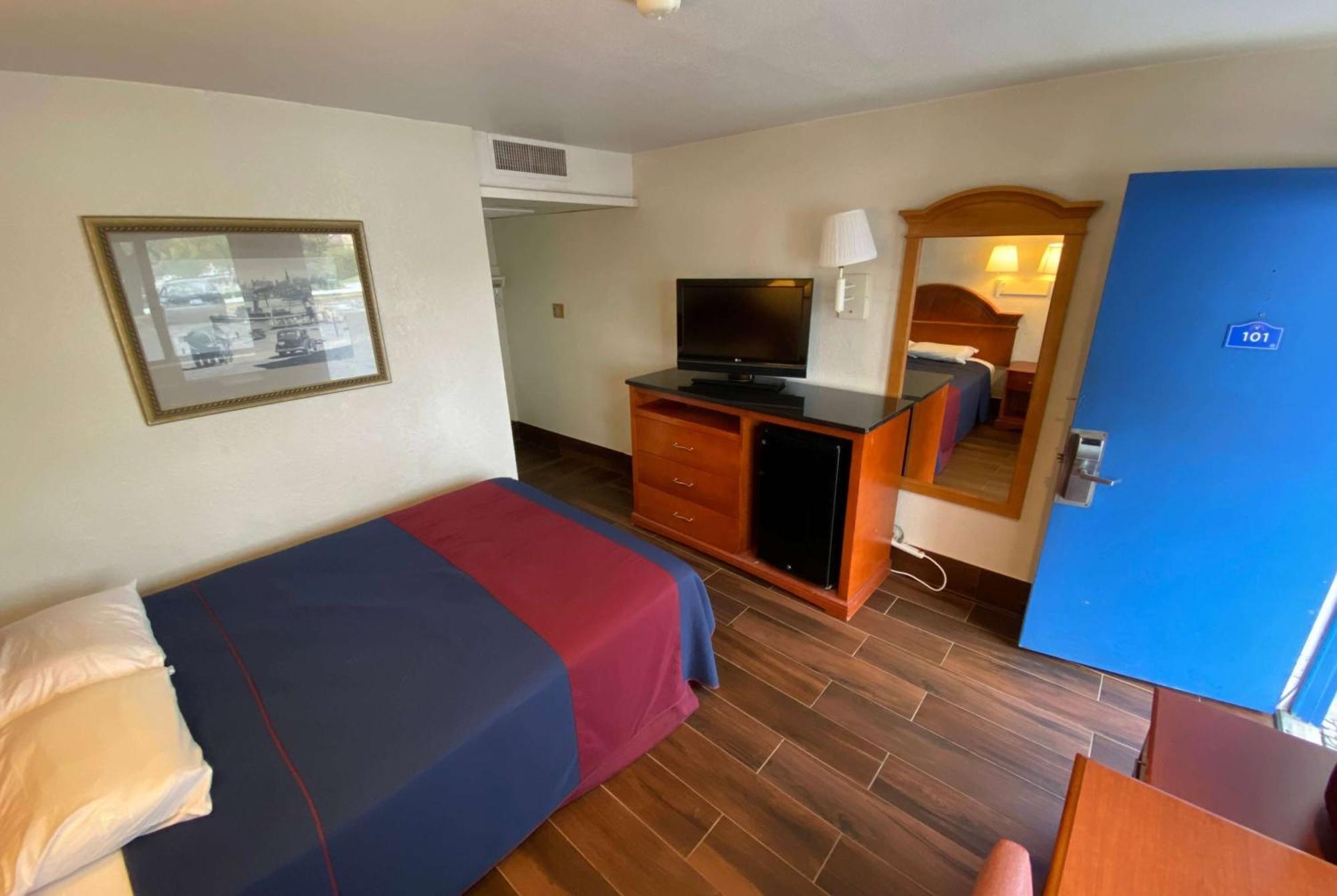 Travelodge By Wyndham Grand Rapids North Walker Exterior foto