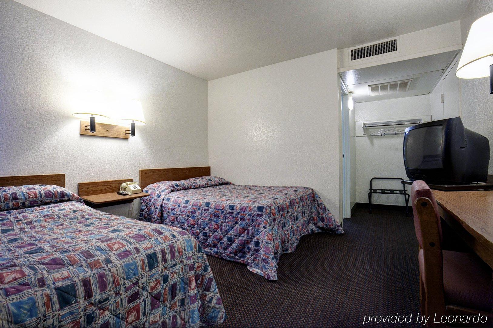 Travelodge By Wyndham Grand Rapids North Walker Habitación foto
