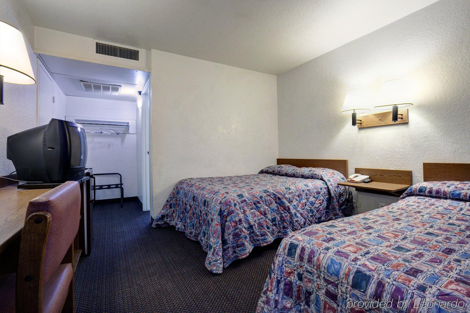 Travelodge By Wyndham Grand Rapids North Walker Habitación foto