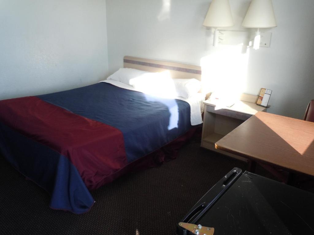 Travelodge By Wyndham Grand Rapids North Walker Habitación foto