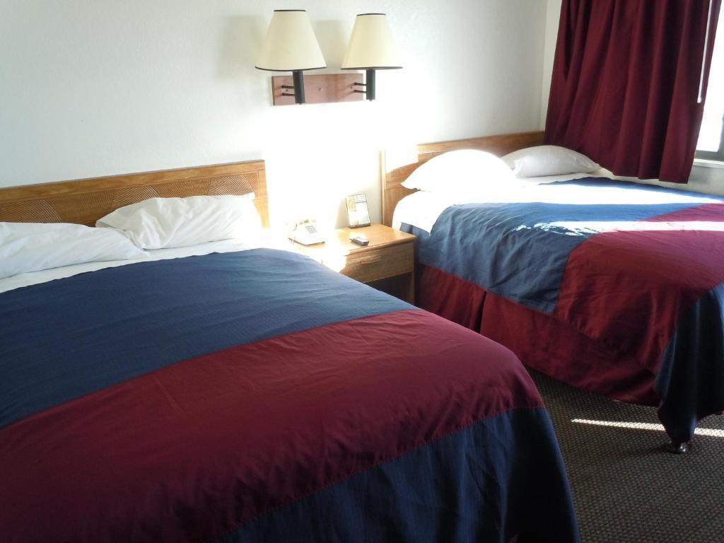 Travelodge By Wyndham Grand Rapids North Walker Habitación foto