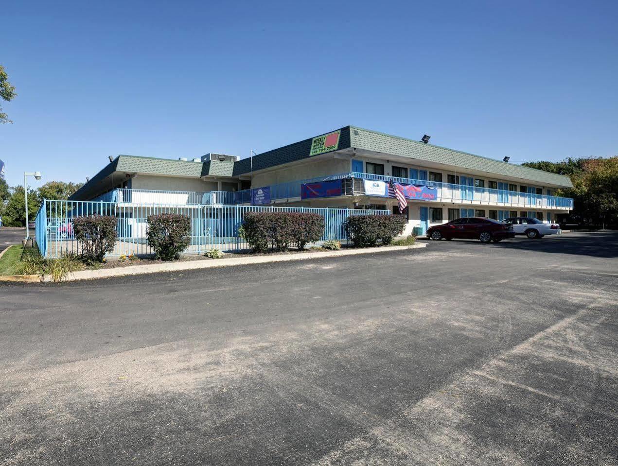 Travelodge By Wyndham Grand Rapids North Walker Exterior foto