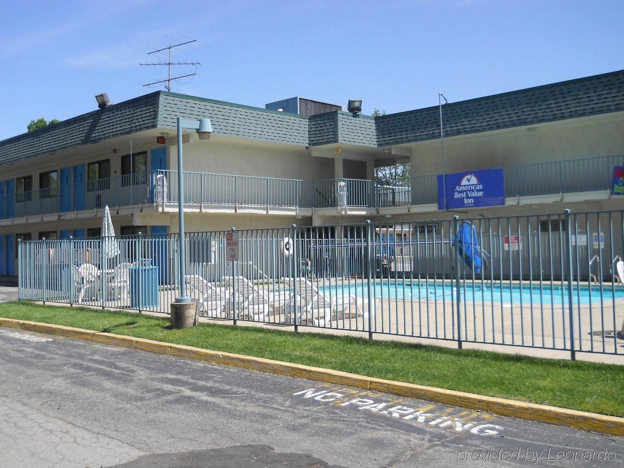 Travelodge By Wyndham Grand Rapids North Walker Exterior foto